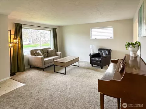 Living - 611 E Joseph Ave, Spokane, WA 99208 photo 1 of 4
