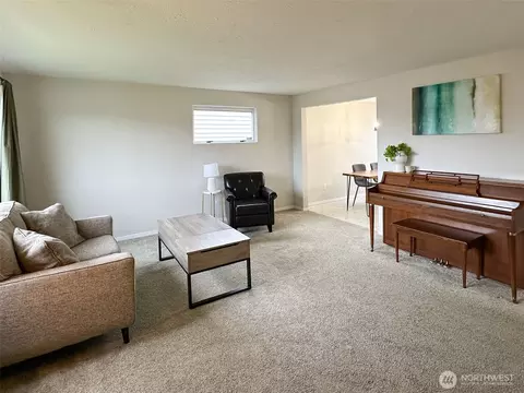 Living - 611 E Joseph Ave, Spokane, WA 99208 photo 2 of 4