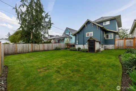 Exterior - 2115 Rockefeller Ave, Everett, WA 98201 photo 7 of 12