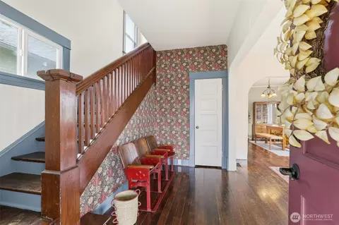 Entry Way - 2115 Rockefeller Ave, Everett, WA 98201 photo 1 of 1