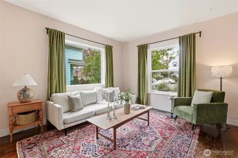 Living - 2115 Rockefeller Ave, Everett, WA 98201 photo 1 of 2