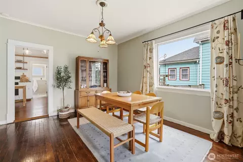Dining - 2115 Rockefeller Ave, Everett, WA 98201 photo 2 of 3