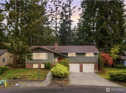9009 Ridgeview Cir W, University Place, WA 98466