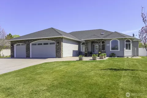 907 S Sand Dune Rd, Moses Lake, WA 98837