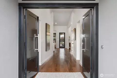 Entry Way - 2125 Paramount St, Walla Walla, WA 99362 photo 1 of 2