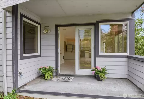4811 Phinney Ave N #101, Seattle, WA 98103