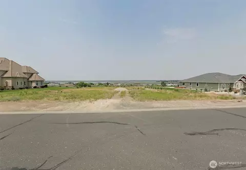 8266 Dune Lake Rd, Moses Lake, WA 98837