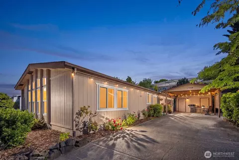 17308 Woodcrest Dr NE, Bothell, WA 98011