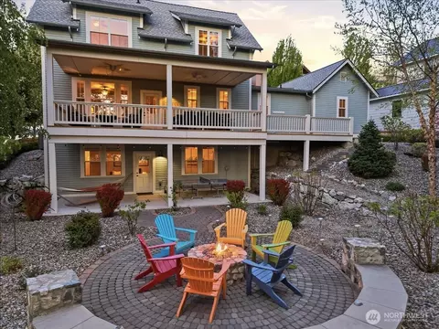 216 Porcupine Ln, Chelan, WA 98816
