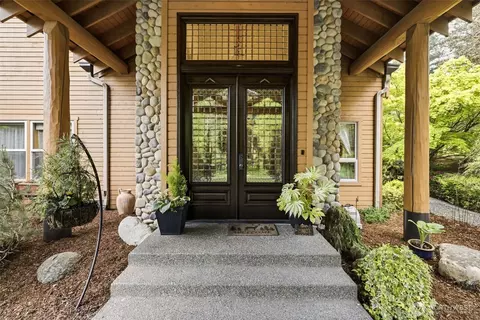 Entry Way - 42732 284th Ave SE, Enumclaw, WA 98022 photo 1 of 4