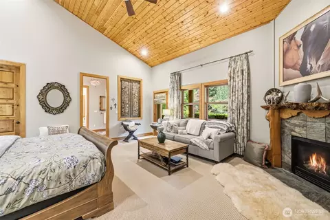 Bedroom - 42732 284th Ave SE, Enumclaw, WA 98022 photo 1 of 4