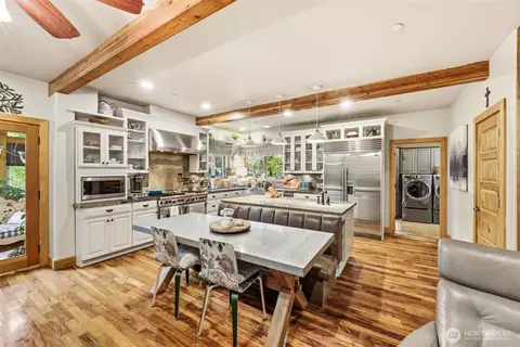 Kitchen - 42732 284th Ave SE, Enumclaw, WA 98022 photo 1 of 4
