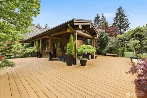 Exterior - 42732 284th Ave SE, Enumclaw, WA 98022 photo 4 of 10