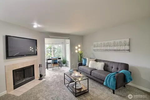 975 Aberdeen Ave NE #L202, Renton, WA 98056