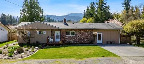 310 E Hillcrest Dr, Port Angeles, WA 98362