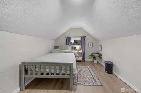Bedroom - 2011 Oakes Ave, Everett, WA 98201 photo 2 of 3