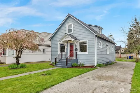 2011 Oakes Ave, Everett, WA 98201
