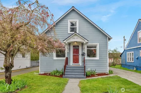 Exterior - 2011 Oakes Ave, Everett, WA 98201 photo 2 of 9