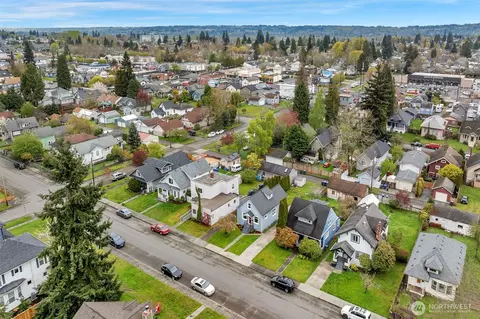 View/Area - 2011 Oakes Ave, Everett, WA 98201 photo 4 of 8