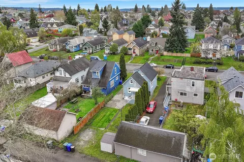 View/Area - 2011 Oakes Ave, Everett, WA 98201 photo 2 of 8