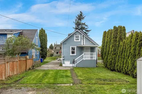 Exterior - 2011 Oakes Ave, Everett, WA 98201 photo 5 of 9