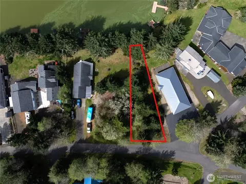 335 Chaparral St SE, Ocean Shores, WA 98569