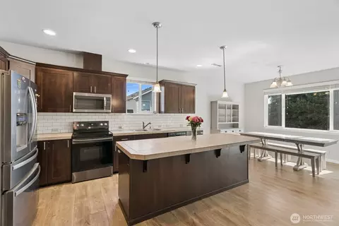 Kitchen - 20115 20th Ave E, Spanaway, WA 98387 photo 1 of 3