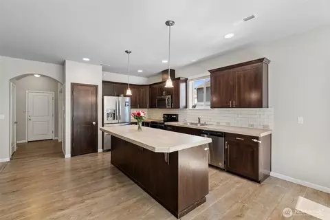 Kitchen - 20115 20th Ave E, Spanaway, WA 98387 photo 2 of 3