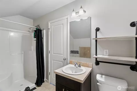 Bath - 20115 20th Ave E, Spanaway, WA 98387 photo 5 of 5
