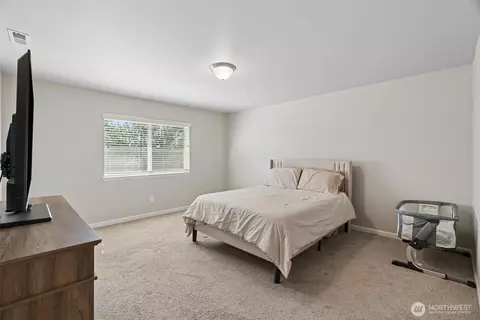 Bedroom - 20115 20th Ave E, Spanaway, WA 98387 photo 4 of 5