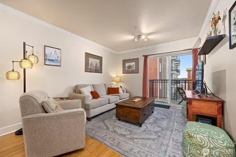 1001 N State St #209, Bellingham, WA 98225