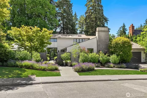 2017 Parkside Dr E, Seattle, WA 98112