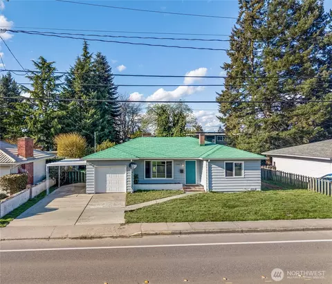 1909 Grove St, Marysville, WA 98270