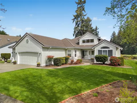 4036 Campus Green Dr NE, Lacey, WA 98516