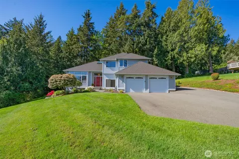 5005 NW Terrace View Dr, Bremerton, WA 98312