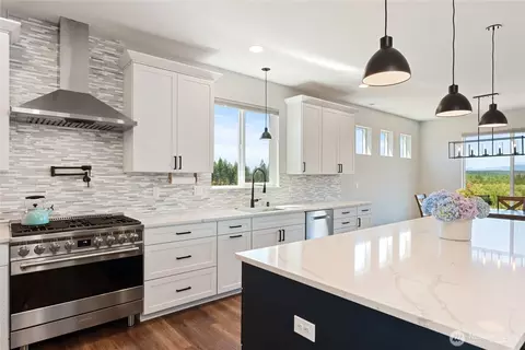 Kitchen - 381 E Benson Ridge Rd, Grapeview, WA 98546 photo 3 of 6