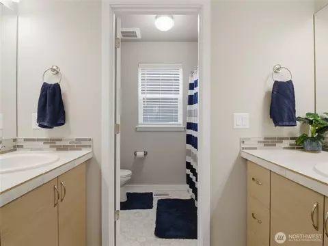 Bath - 16225 8th Ave E, Spanaway, WA 98387 photo 5 of 6