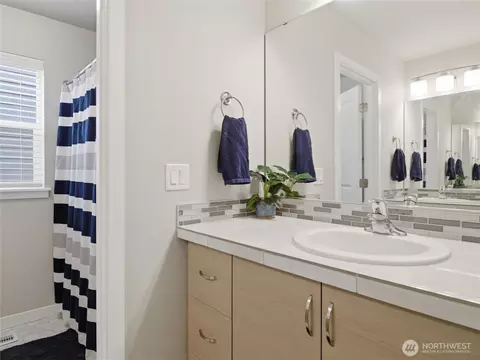 Bath - 16225 8th Ave E, Spanaway, WA 98387 photo 6 of 6