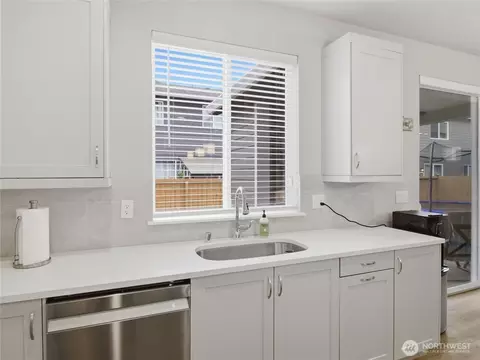 Kitchen - 16225 8th Ave E, Spanaway, WA 98387 photo 4 of 5