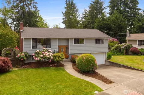 1827 N Whitman St, Tacoma, WA 98406