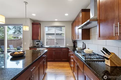 Kitchen - 21614 36th Dr SE, Bothell, WA 98021 photo 3 of 5