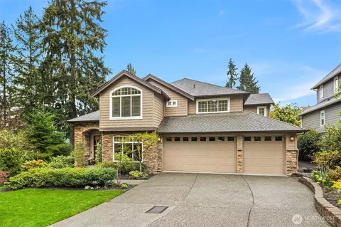816 100th Ave SE, Bellevue, WA 98004