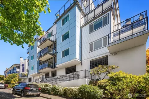 2040 13th Ave W #33, Seattle, WA 98119