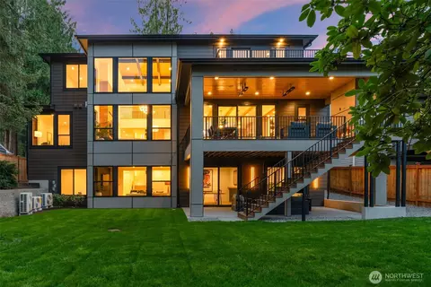 11021 NE 14th St, Bellevue, WA 98004