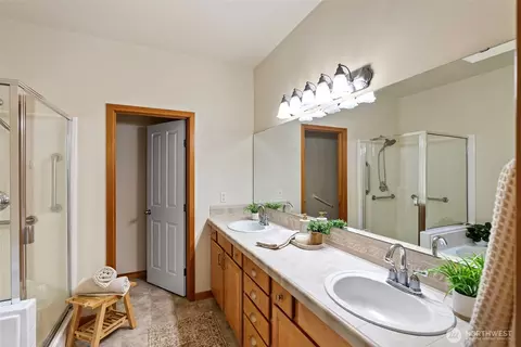 Bath - 1130 Van Ogle Ln NW, Orting, WA 98360 photo 1 of 3