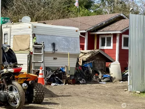 8 Memory Ln, Ocean Shores, WA 98569