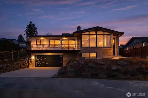 2425 NW Blue Ridge Dr, Seattle, WA 98177