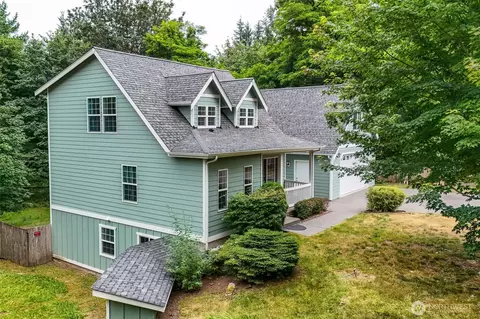 3193 Woods Rd E, Port Orchard, WA 98366