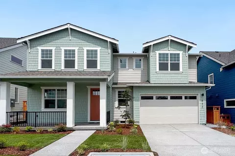 562 SW 97th St #4, Seattle, WA 98106