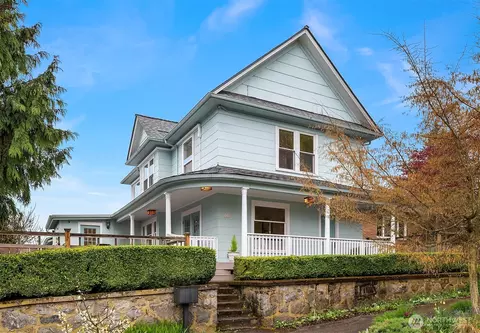 919 N 77th St, Seattle, WA 98103